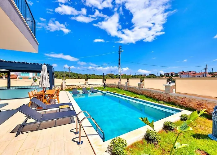 Villa Cukurbag 4 Bedroom With Private Pool *