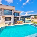 别墅 Cukurbag 4 Bedroom With Private Pool *